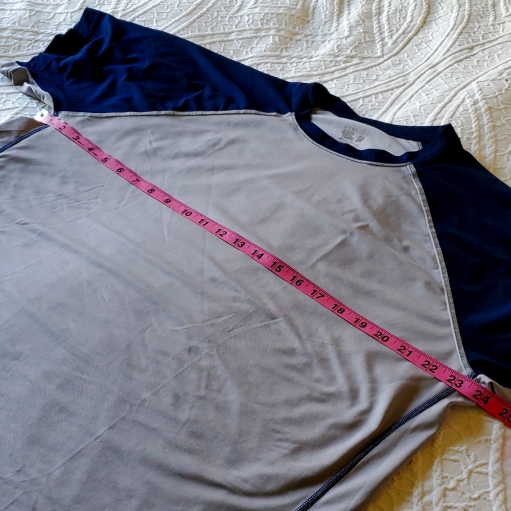 Mountain Hardware XL tshirt performance TShirt